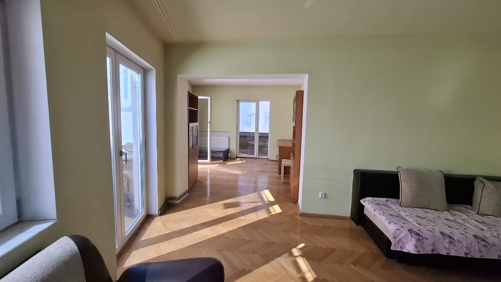 [PIATA DOROBANTI] Apartament cu 3 camere -89 MP- Centrala Proprie