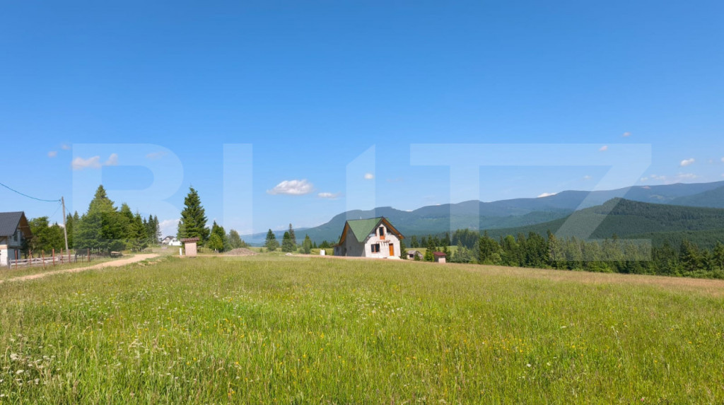 Teren extravilan 28 ari,zona Piatra Fantanele