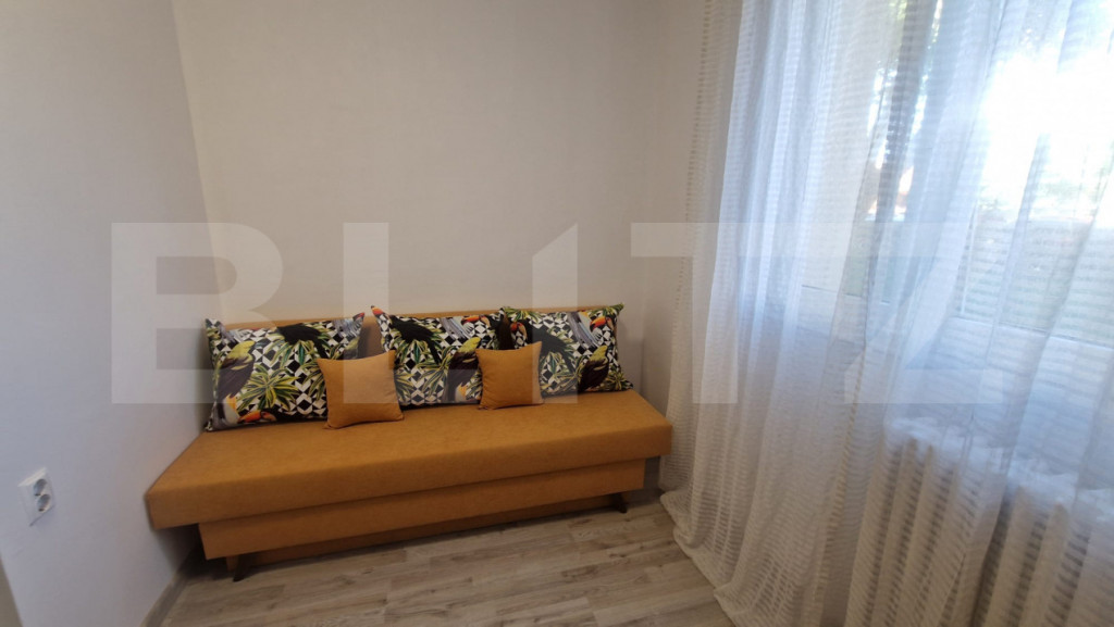 Camera de camin renovata complet, cu baie, 10 mp, zona Flori