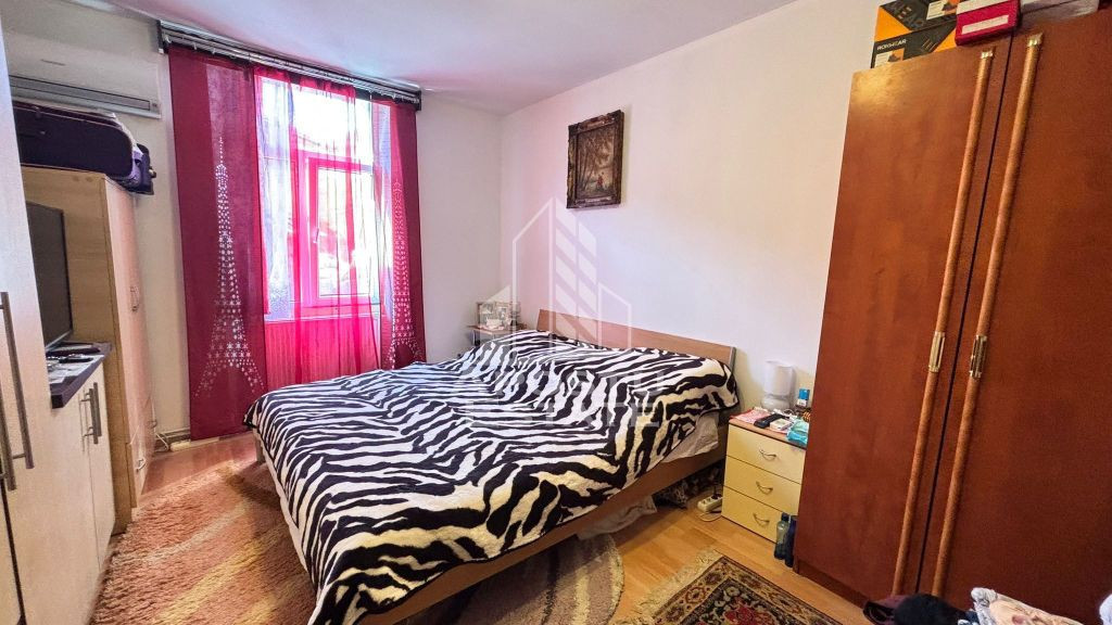 Apartament cu doua camere in zona Badea Cartan, curte com...