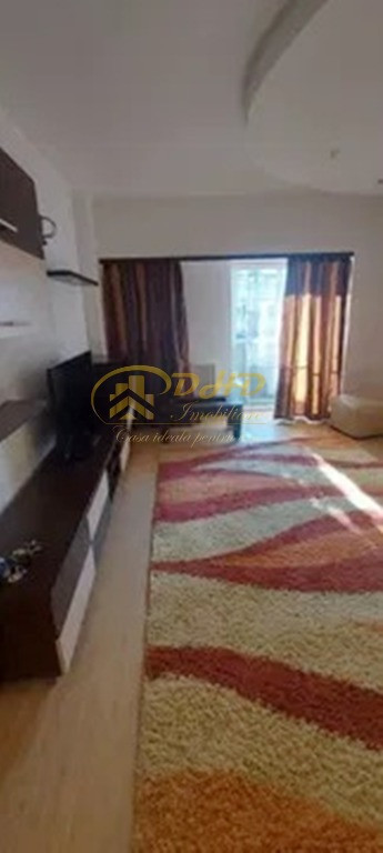 Apartament 3 camere decomandat in Podul de Fier