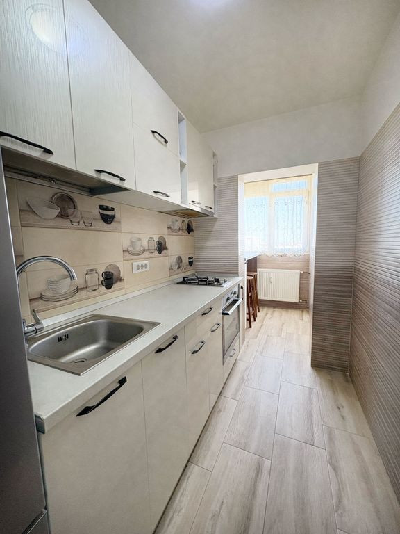 Garsonieră decomandata Titan – 1 Decembrie 1918, renov...