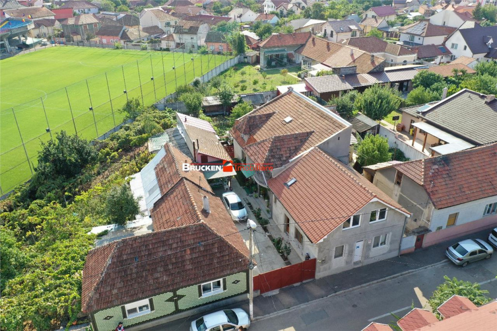 Casa spatioasa P M cu spatiu comercial – Rogerius, zona...