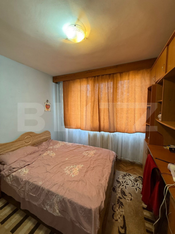 Apartament 3 camere, decomandat, etajul 2, zona Grivita
