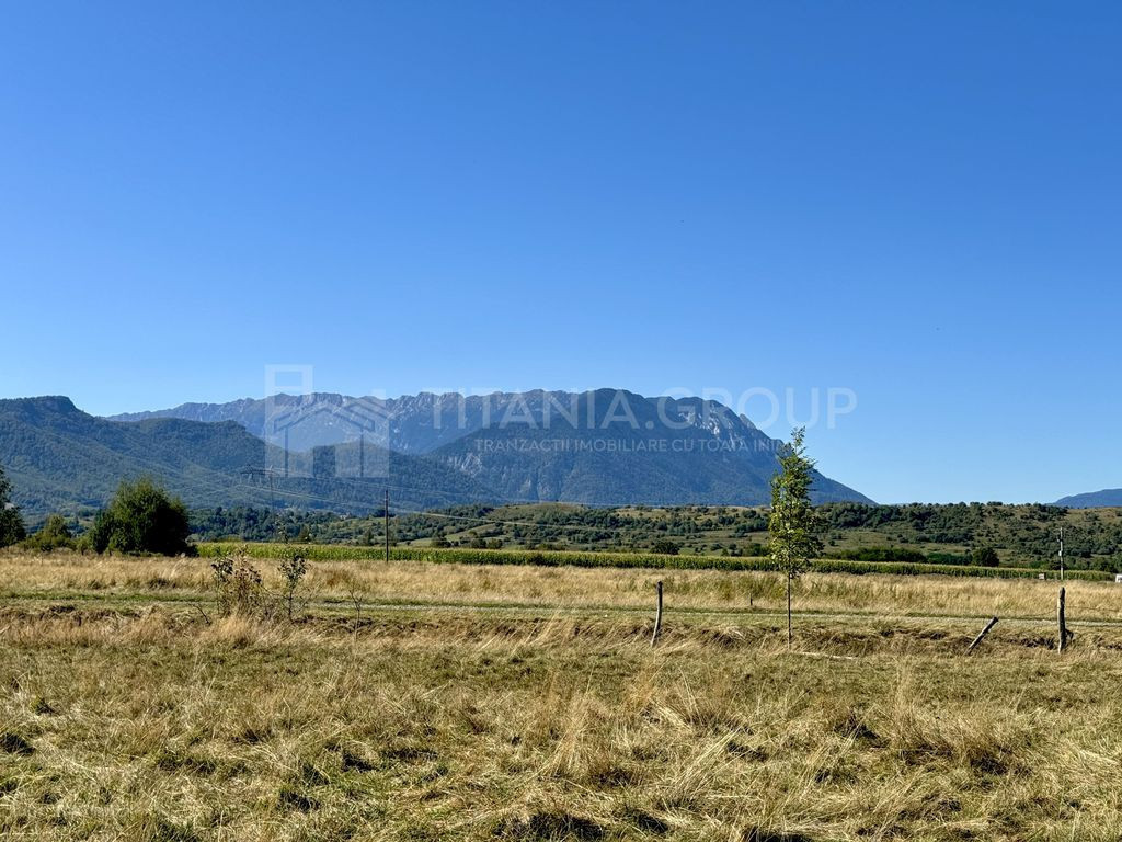 Teren intravilan parcelabil, priveliște spre munți, Soh...