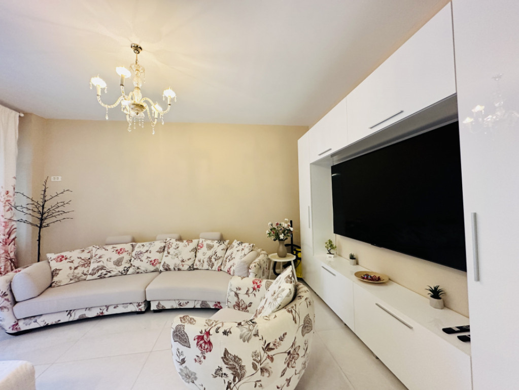 Apartment superb 2 camere 65 mp Str Rezervelor Militari Resi