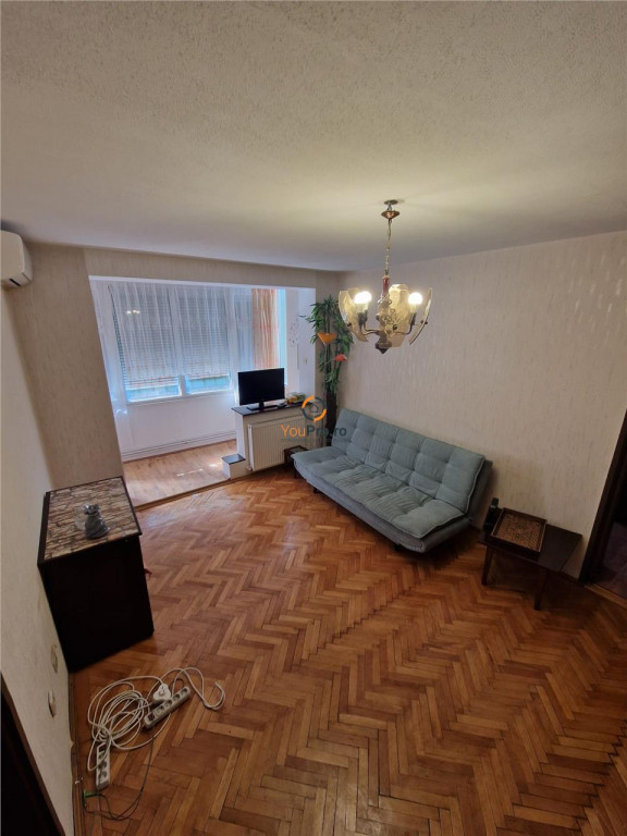 Apartament central cu 3 camere etaj 2 zona Tipografilor lang
