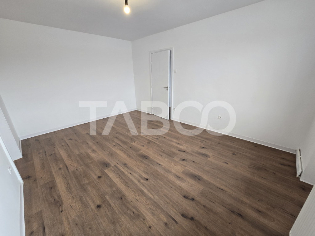 Apartament de vanzare la etaj intermediar 2 renovat balcon T