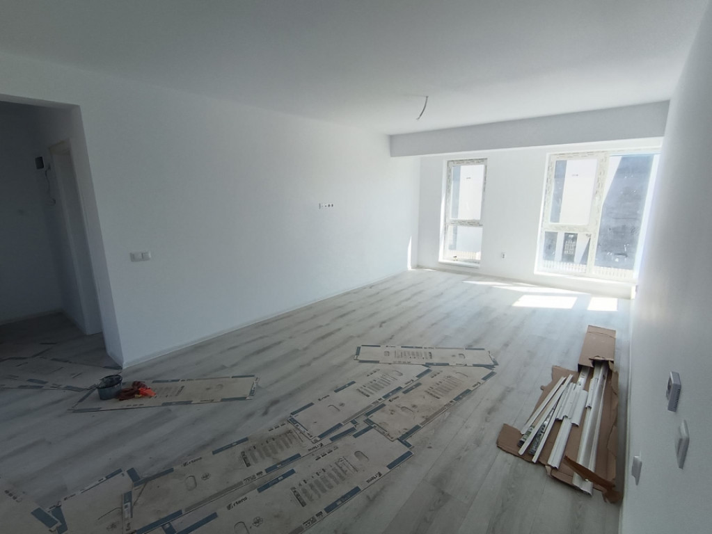 APARTAMENT 2 CAMERE, DECOMANDAT, INTABULAT,BLOC NOU, TERASA