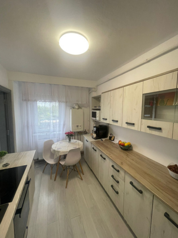 Apartament de 2 camere decomandat, 49mp, zona Policlinica Sf