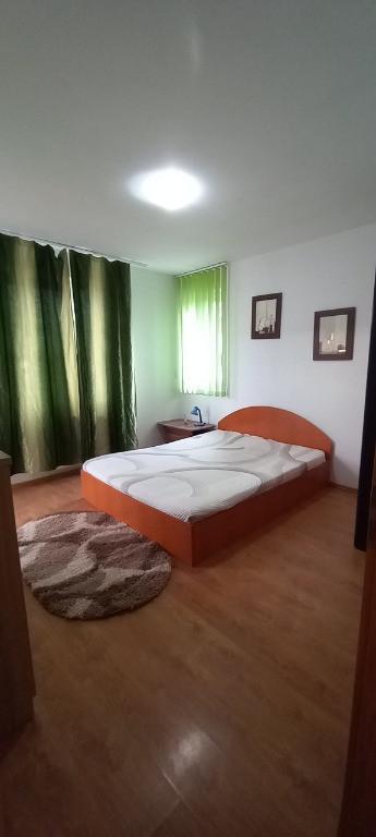 Proprietar închiriez garsonieră 32mp et.3/4 Turnișor,balcon,parcare