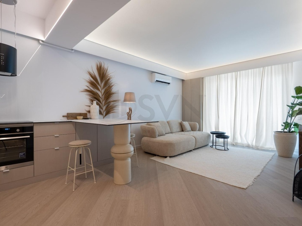 2 Camere l De inchiriat l Cortina North