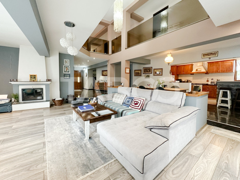 De vanzare casa la cheie cu garaj in cartierul Faget zona Di