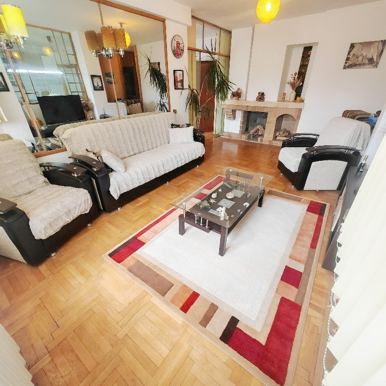 Proprietar închiriez Apartament 4 Camere Centrul Civic