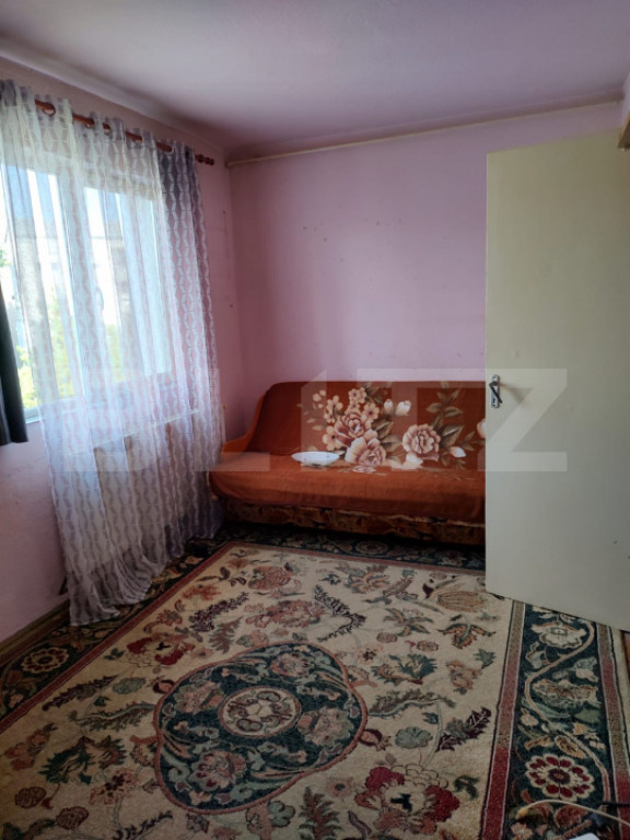 Apartament cu 3 camere, semidecomandat, 55 mp, zona Micro 15