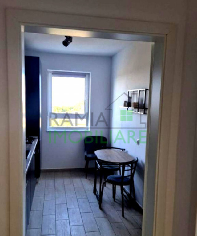 Apartament 2 camere de inchiriat nemobilat.