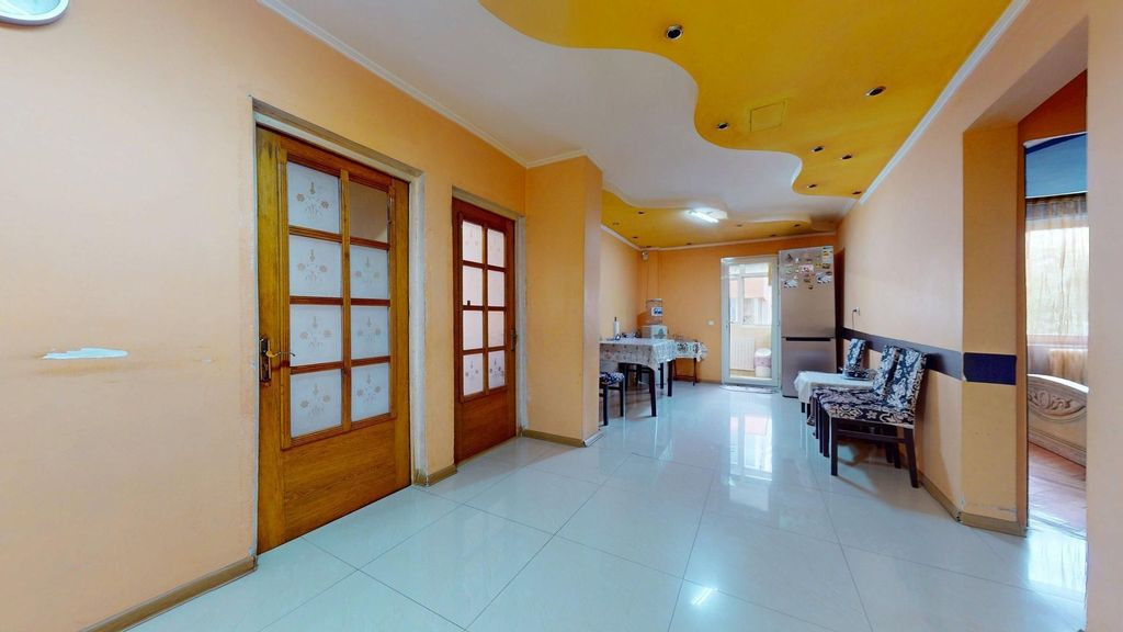 Apartament 4 camere– Zona Teiul Doamnei