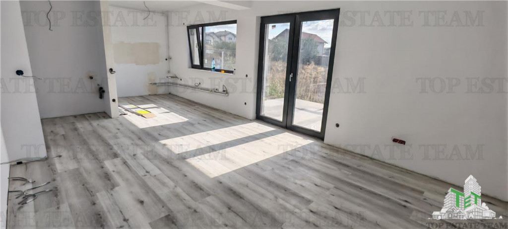 Apartament 2 camere si curte proprie de 80mp, in vila, cu to