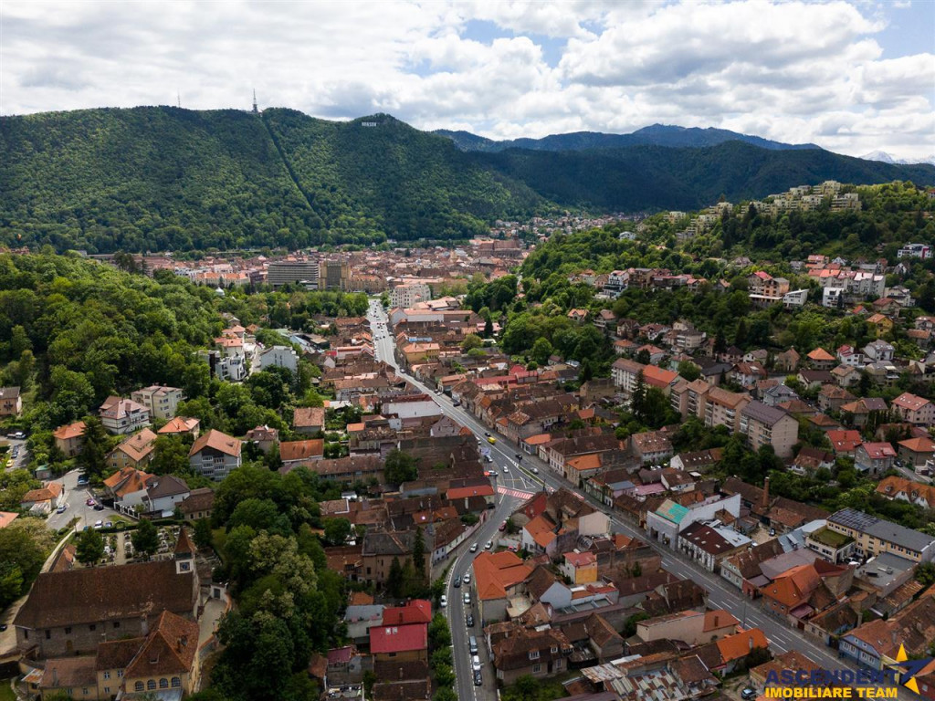 FILM! Spatiu Comercial si Apartament 2 Camere in Investiti