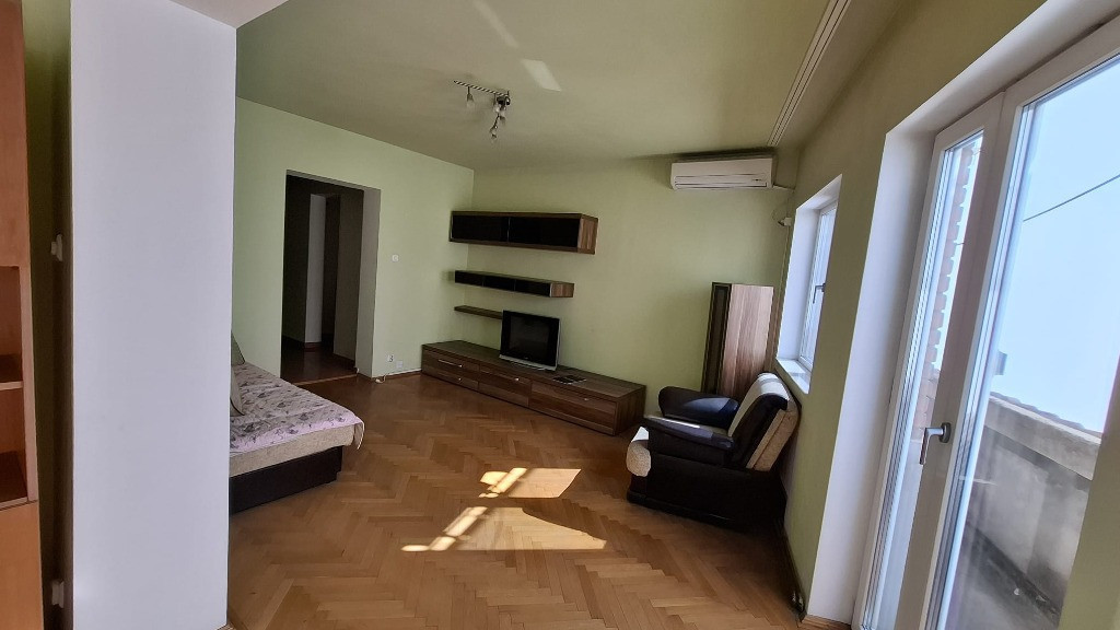 Apartament 3 camere Piata Dorobanti stradal