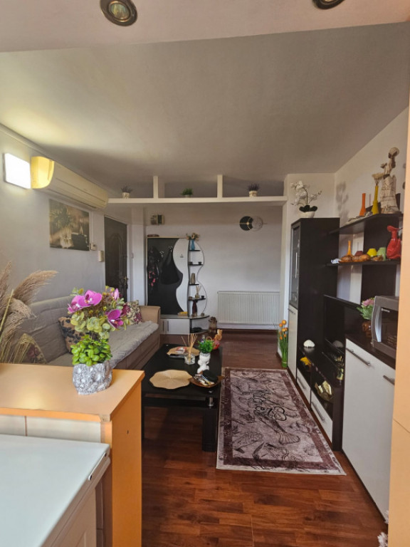 Apartament 2 camere, decomandat, zona Km 5, Constanta