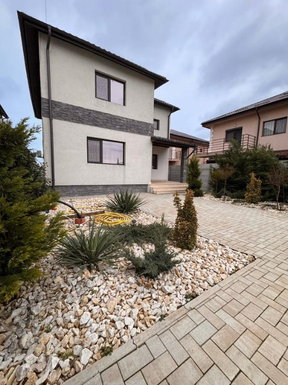 Casa cu gradina generoasa, Vila Popesti Leordeni