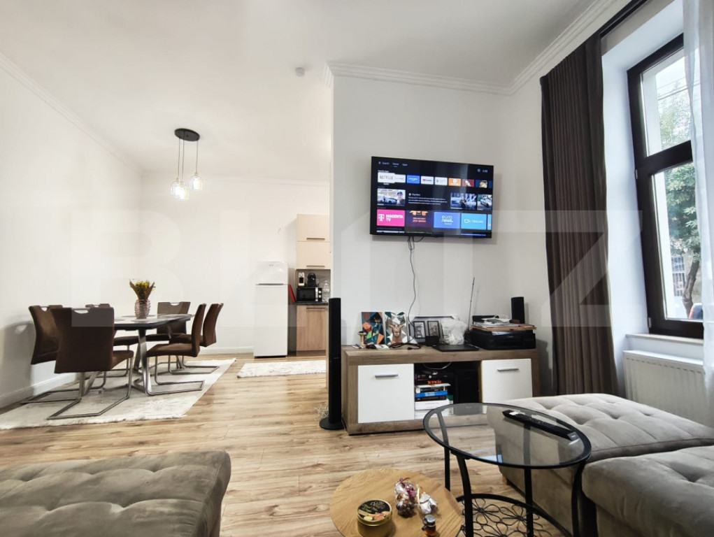 Casa la curte comuna pe 2 nivele, 3 dormitoare, Central