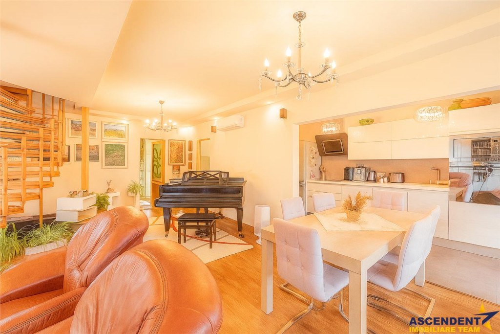 FILM!Vila mobilata,fotovoltaic,irigatii, ciubar,700mp teren,