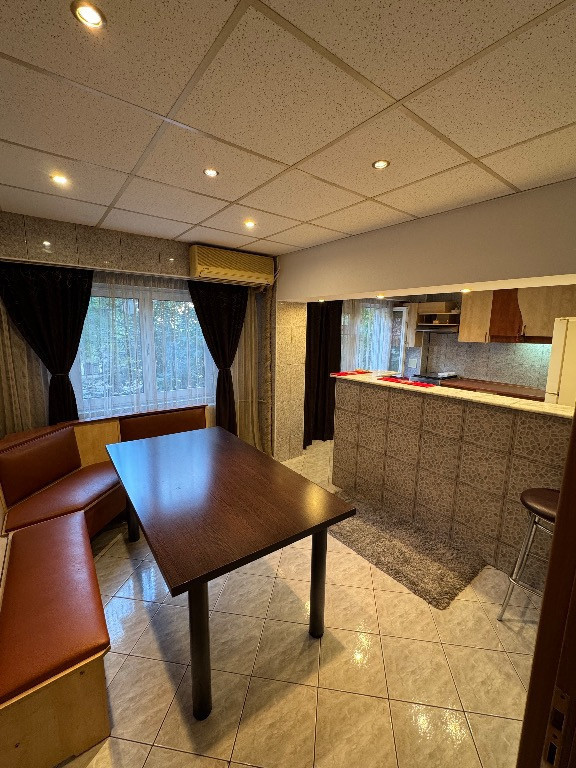 Apartament 4 camere Timpuri Noi (langa metrou, vizavi de universități)