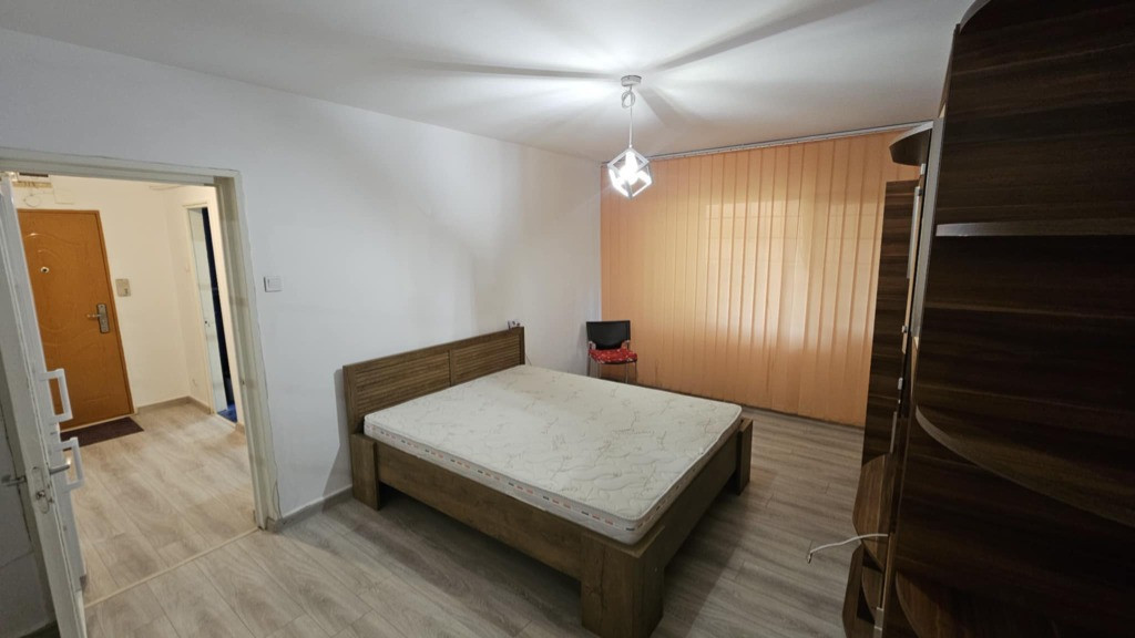 Apartament 1 camera D, Palatul de Justitie, Podul de Fier