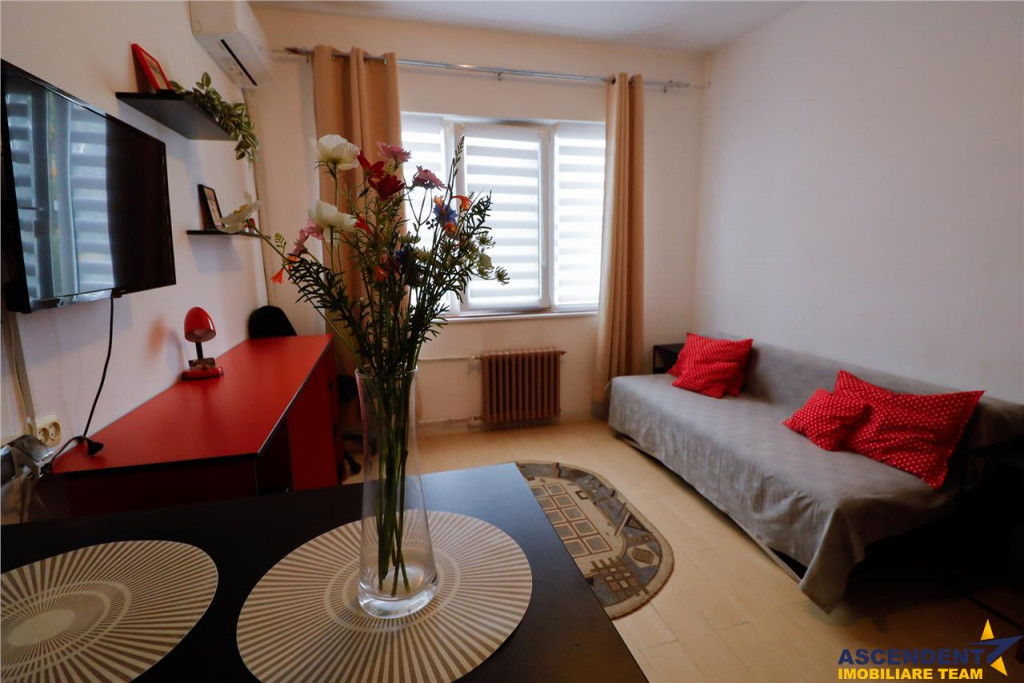 Tur 3D! Mica rezidenta,luminoasa,mobilata, accesorizata,loc