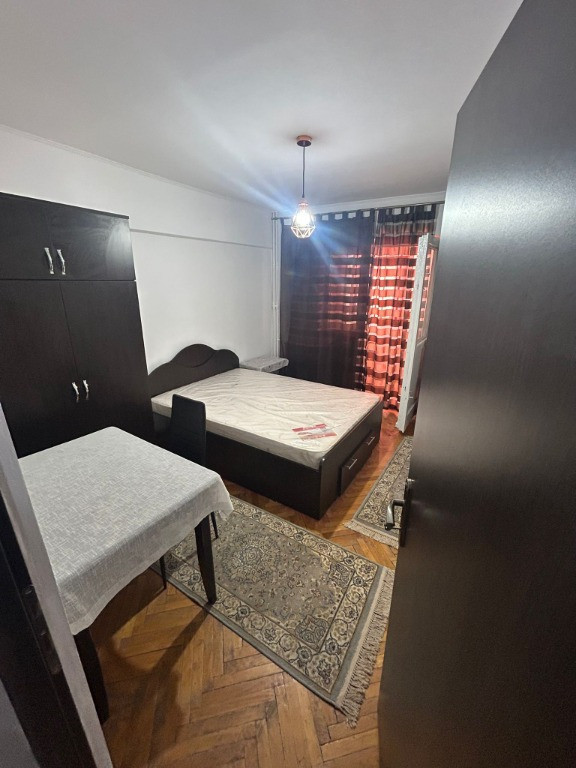 Ap. 3 cam Arcu, CT, aer condiționat, mobilat și utilat, 2 băi