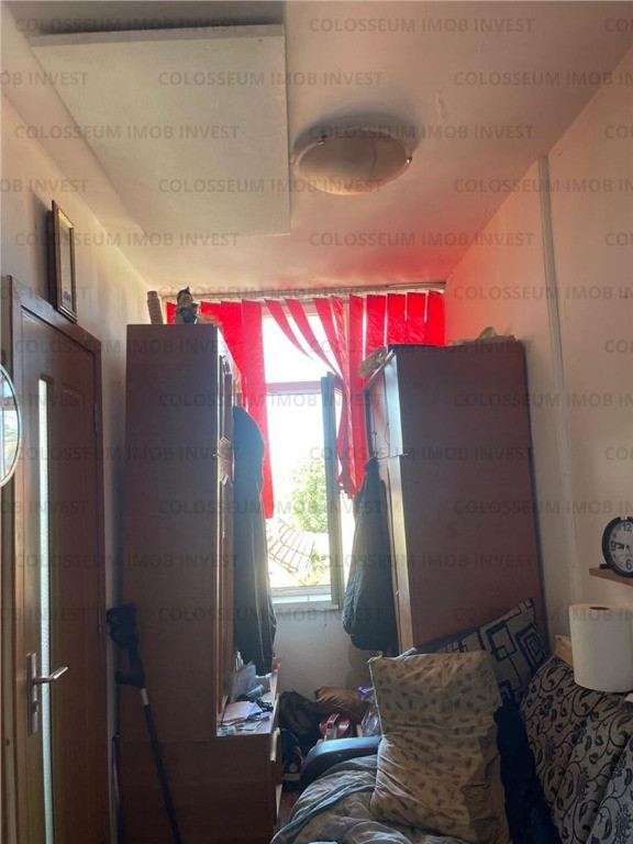 COLOSSEUM: Camera cu baie 13 m Astra Piata