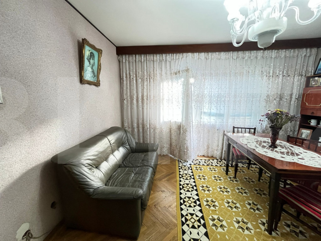 Apartament spațios, 78 mp, decomandat, etaj 1–cu parcare