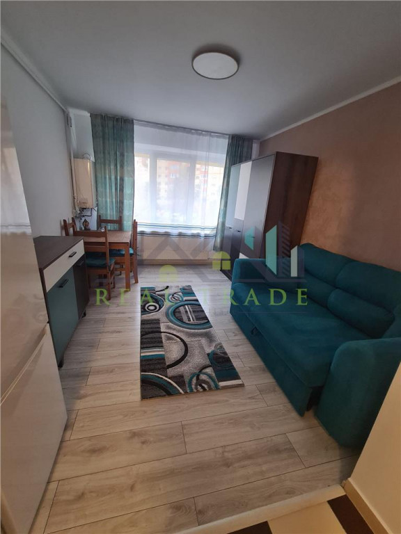 Garsoniera etajul 2 zona Racadau- Carpatilor