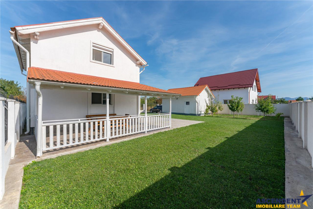 Proprietate eleganta, constructie noua, zona boema, Sanpetru