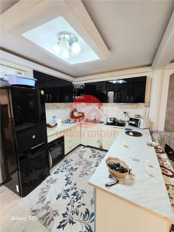 Faleza Nord - Bld.Mamaia, Vila Moderna P 1E M, Piscina