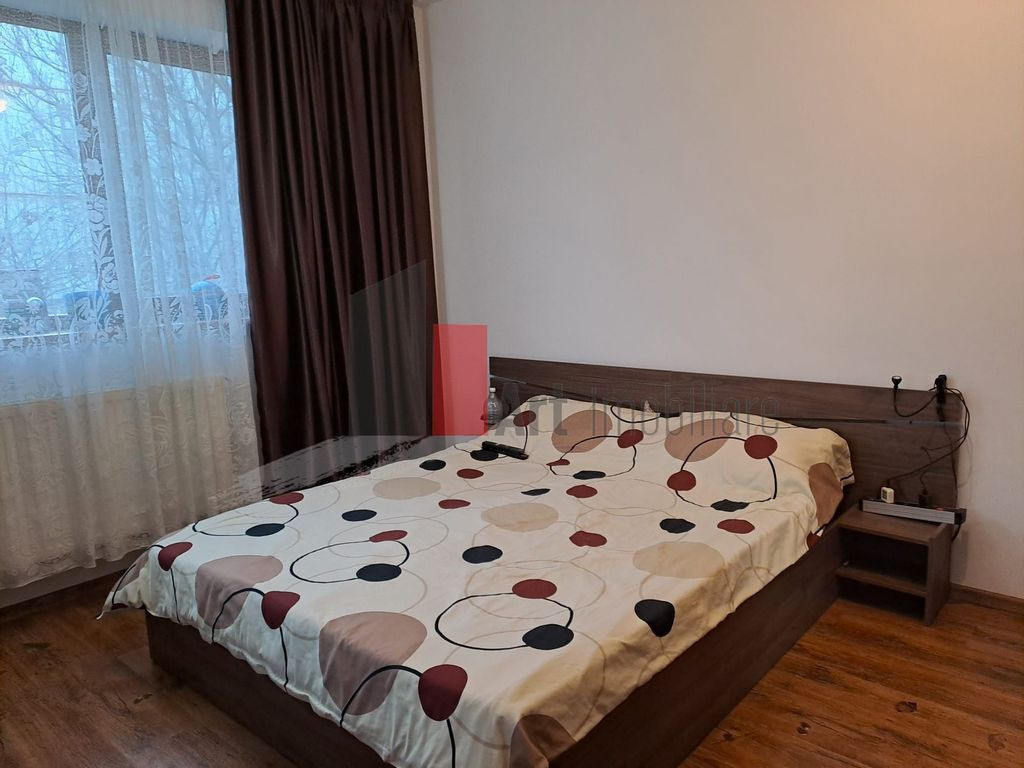 Vânzare apartament 2 camere cu centrală - Str. Progresu...