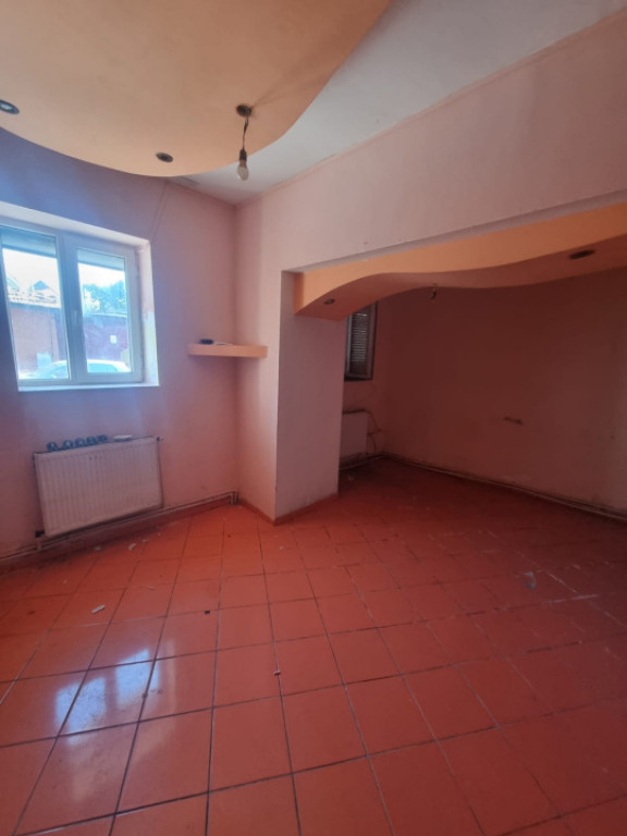 Apartament 3 camere decomandate la parter, Casa Stiintei