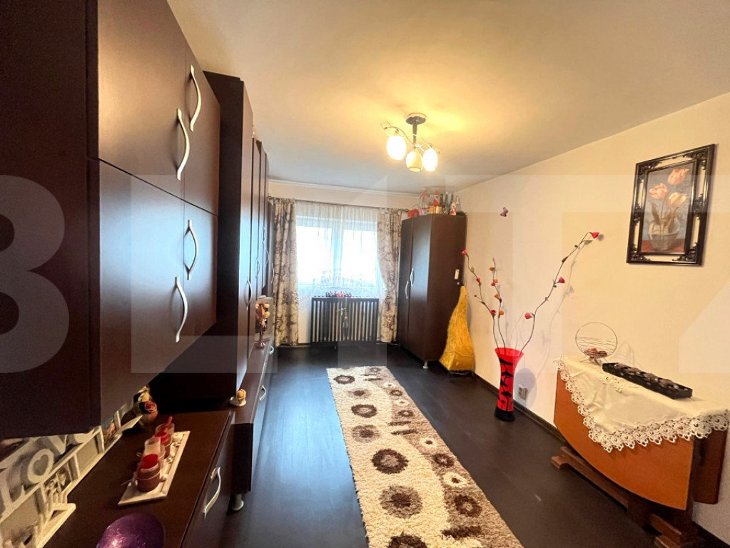Apartament cu 2 camere, decomandat, complet mobilat si utila