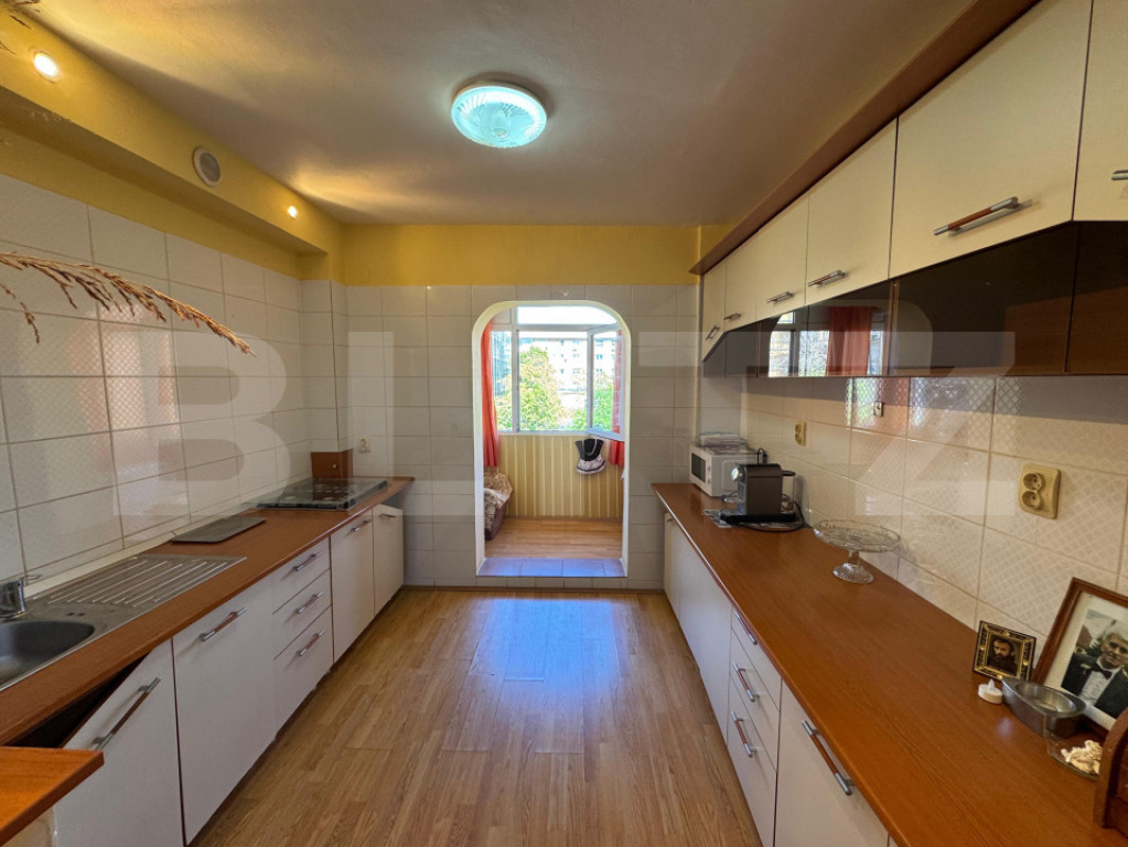 Apartament de 2 camere, decomandat, etaj intermediar, zona C