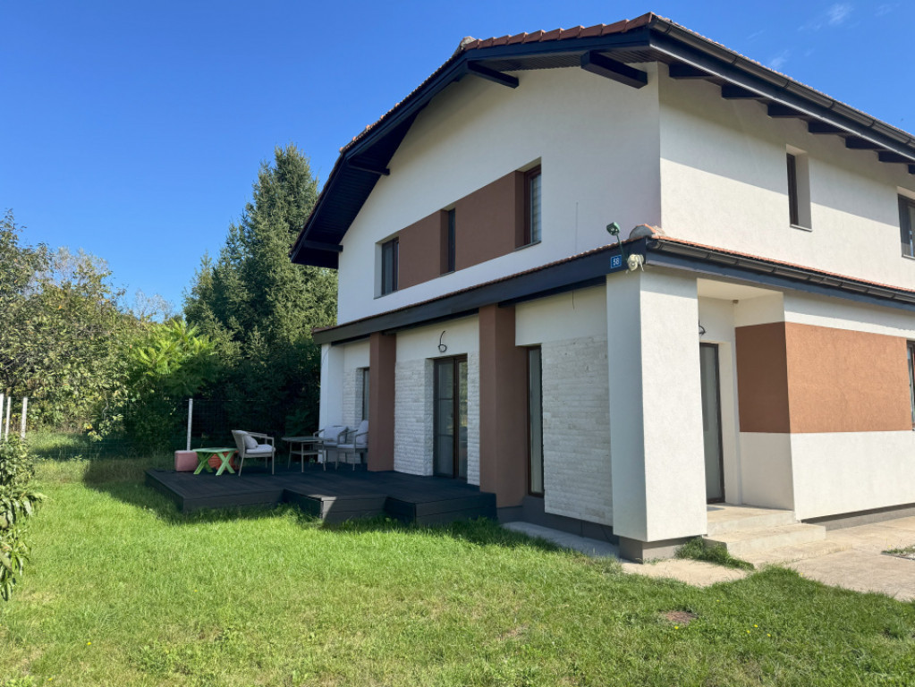 Casă la cheie P+1 modernă, 131 mp utili, teren 250 mp –