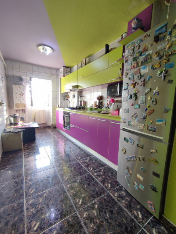 Apartament 3 camere decomandat Pacurari-Alpha Bank 1987