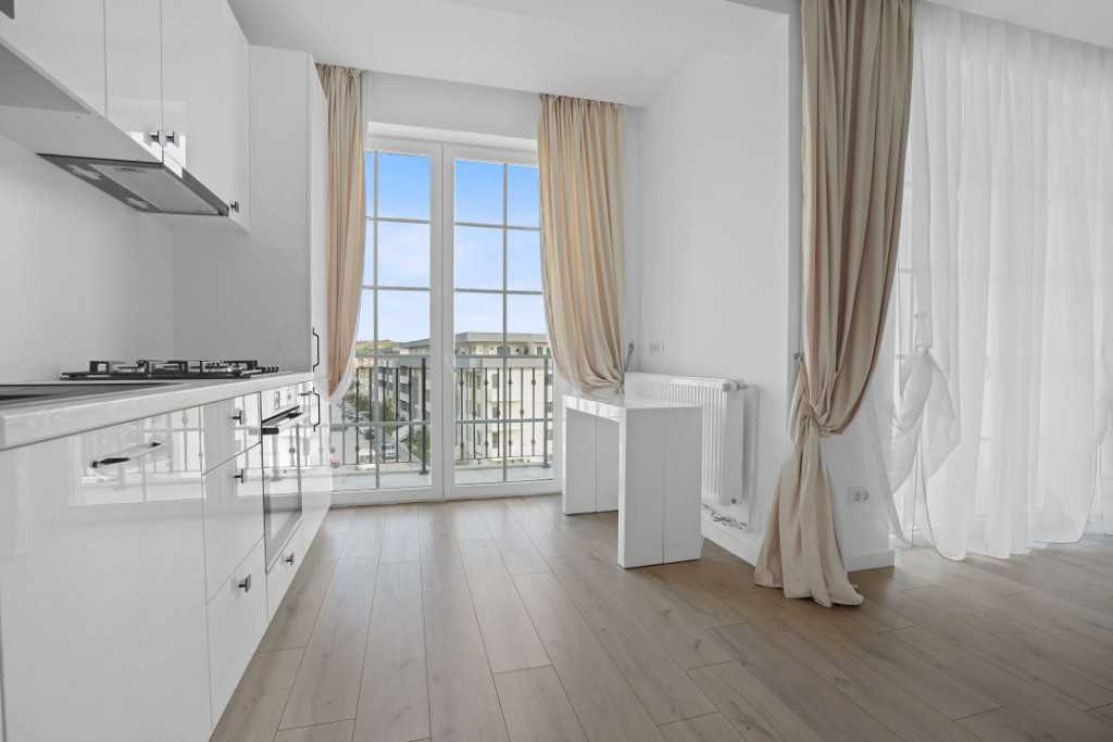 APARTAMENT 3 CAMERE DECOMANDAT,PRIMA CHIRIE MOBILAT, BLOC NO