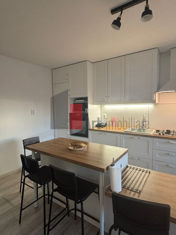 Casă spațioasă și confortabilă cu 5 camere - Sector 3