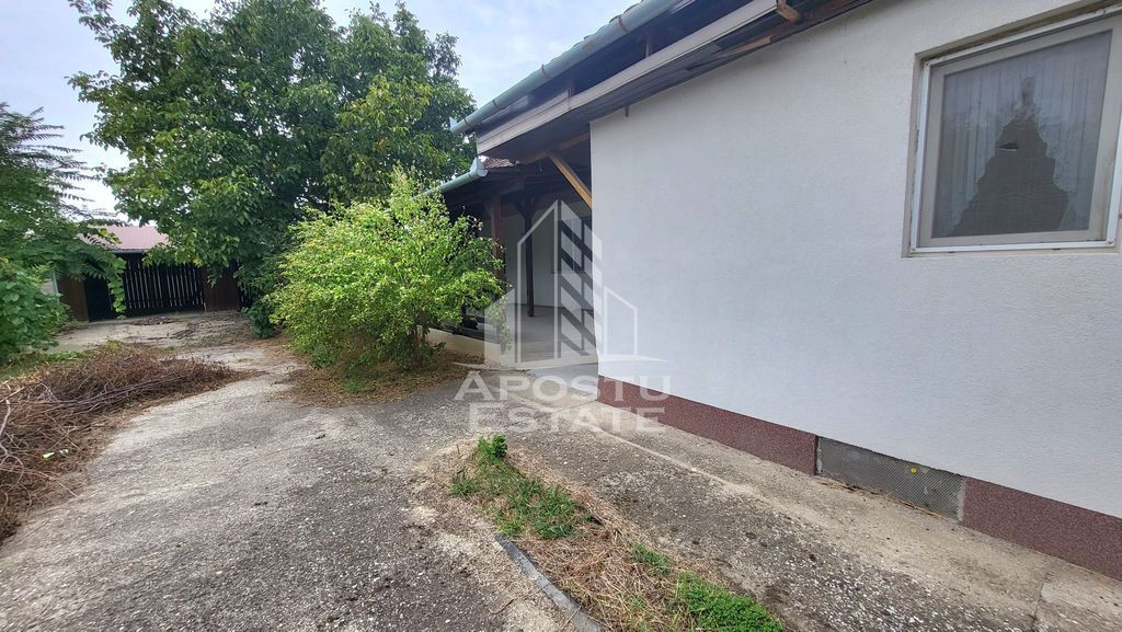 Casă individuală în Sag,poziție centrală