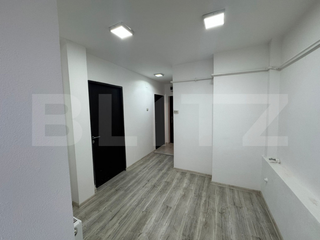 Apartament de vanzare, 2 camere, 41 mp, nou renovat, zona Pl