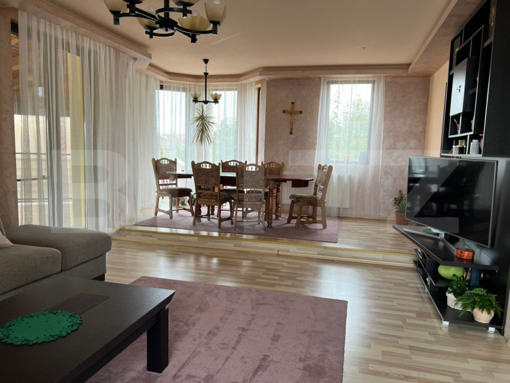 Casă individuală de vânzare în Nazna – 2200 mp teren,