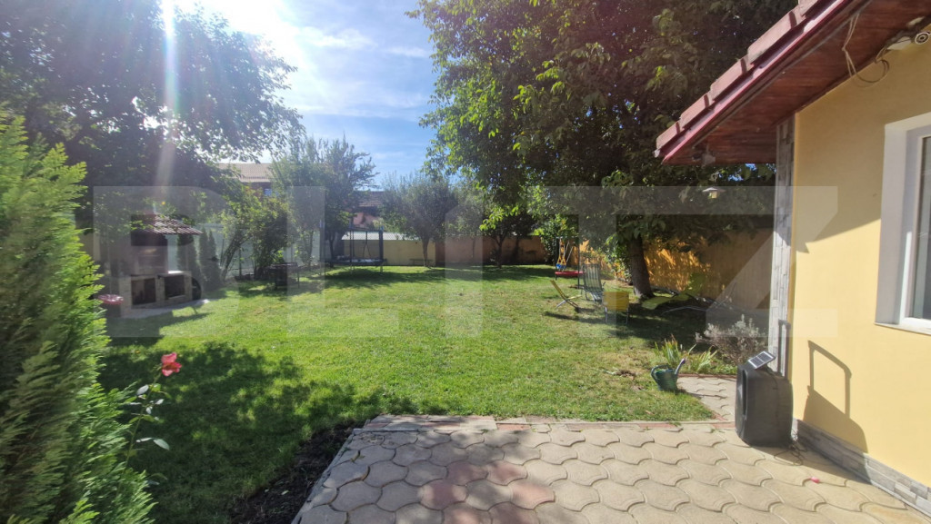 Casa de inchiriat, cu 4 camere, mobilata, curte, pivnita, zo