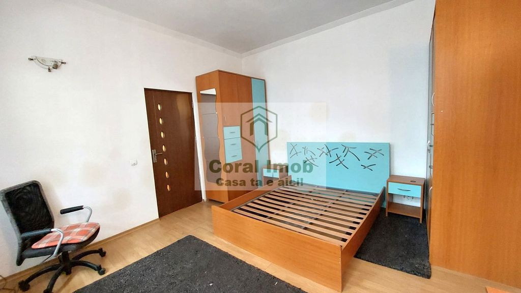 Casa de vanzare curte individuala, centrala, Lacul Tei!